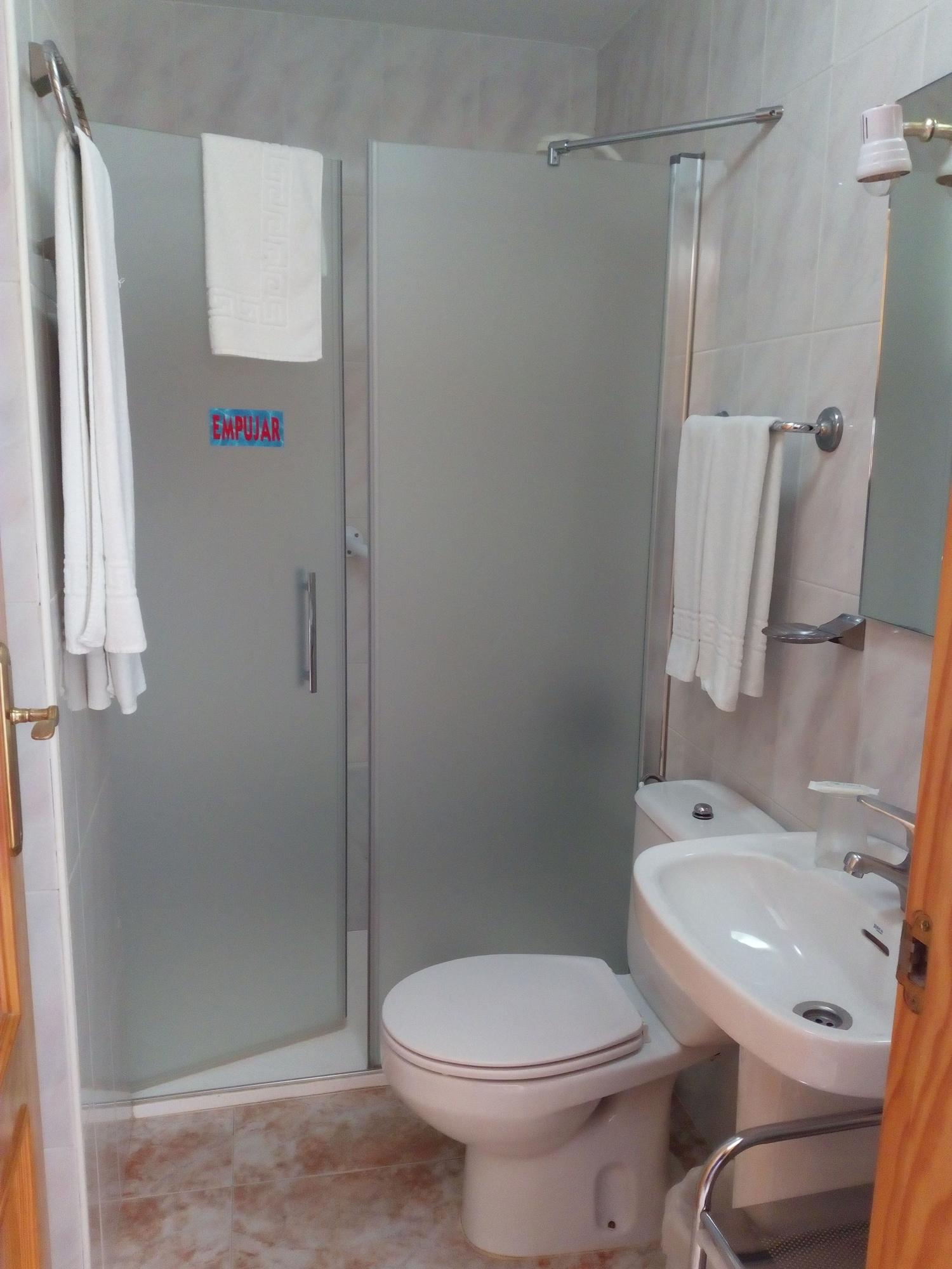 Hostal Rural Montual Los Banos  Екстер'єр фото