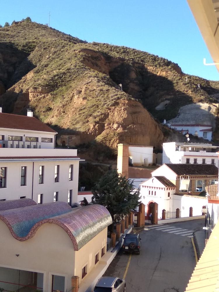 Hostal Rural Montual Los Banos  Екстер'єр фото