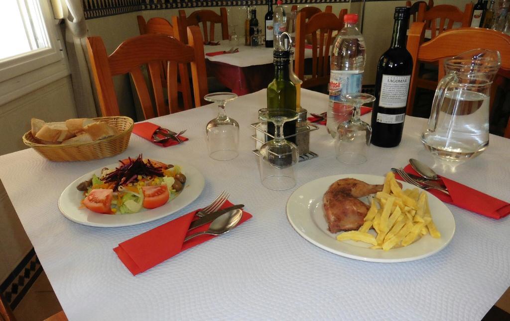 Hostal Rural Montual Los Banos  Екстер'єр фото