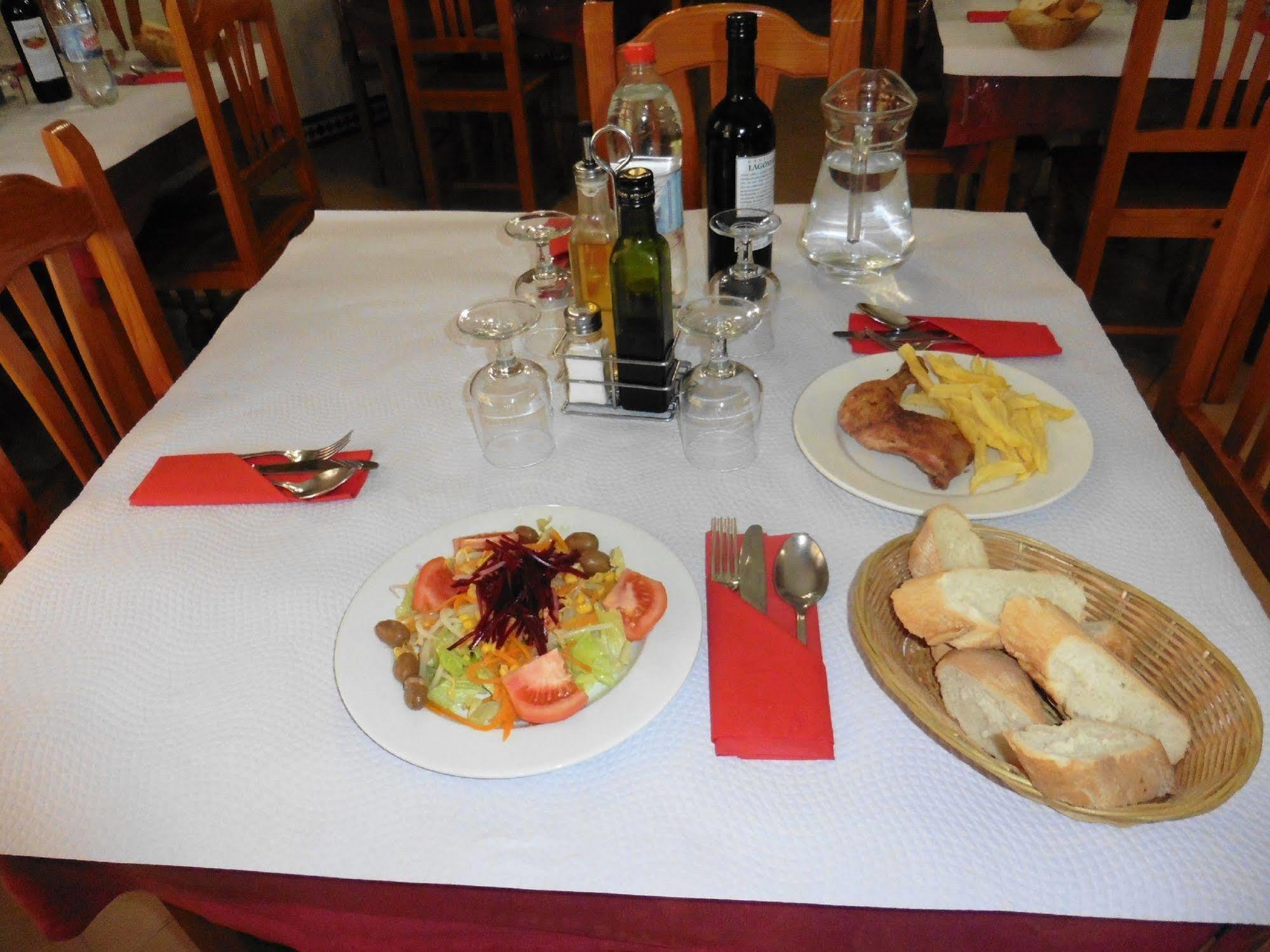 Hostal Rural Montual Los Banos  Екстер'єр фото