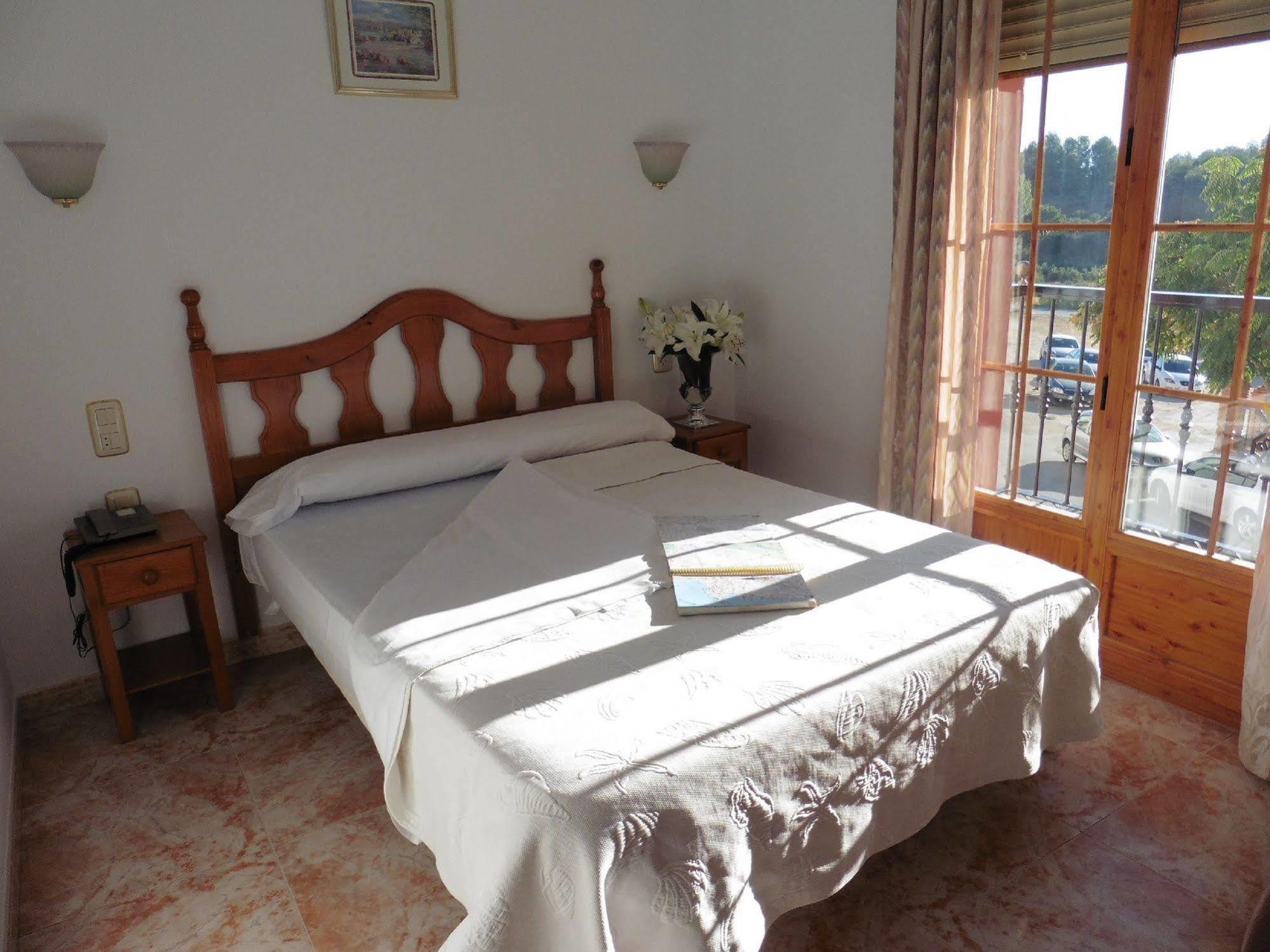 Hostal Rural Montual Los Banos  Екстер'єр фото