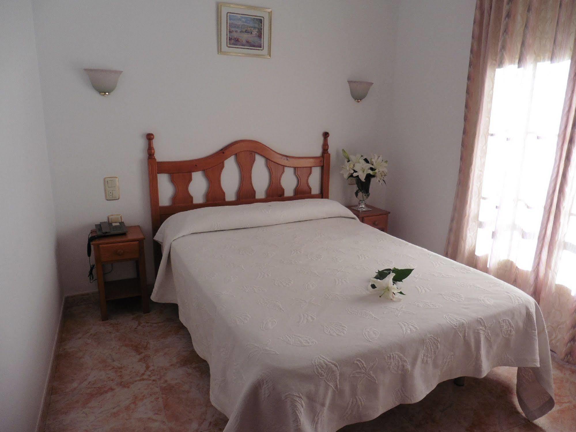 Hostal Rural Montual Los Banos  Екстер'єр фото